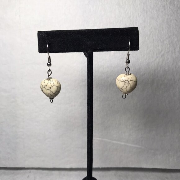Handmade Heart-Shaped Stone Earrings Dangle Drop Romantic - Picture 1 of 4